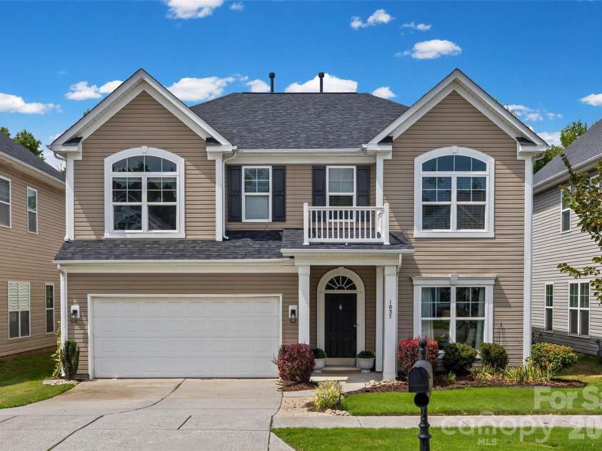 1037 Fleming Lane, Matthews, NC 28104.  MLS# CAR4411578, YatesRealty ID 48286. 