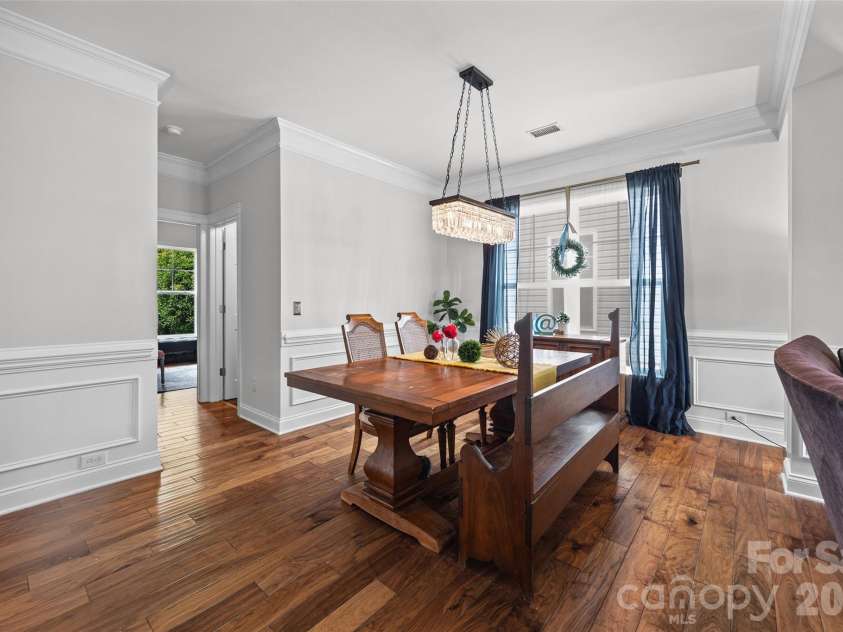 1037 Fleming Lane, Matthews, NC 28104.  MLS# CAR4411578, YatesRealty ID 48286. 