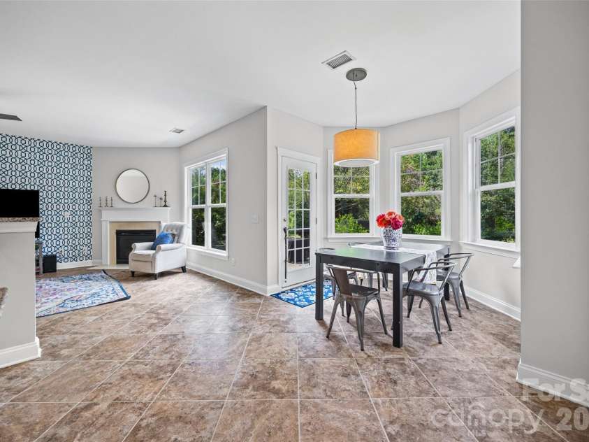 1037 Fleming Lane, Matthews, NC 28104.  MLS# CAR4411578, YatesRealty ID 48286. 