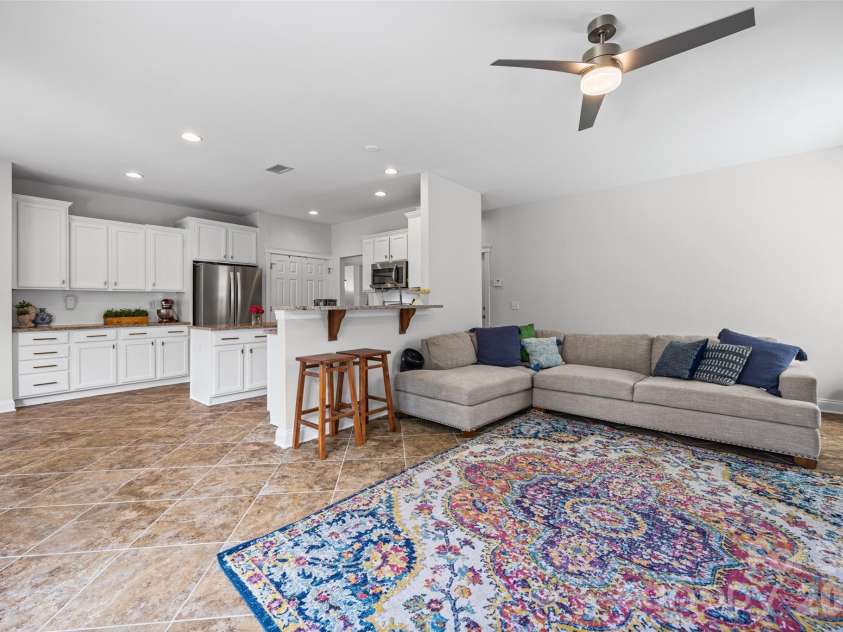 1037 Fleming Lane, Matthews, NC 28104.  MLS# CAR4411578, YatesRealty ID 48286. 