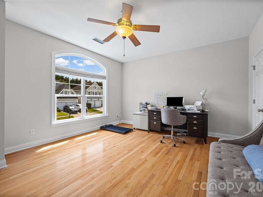 1037 Fleming Lane, Matthews, NC 28104.  MLS# CAR4411578, YatesRealty ID 48286. 