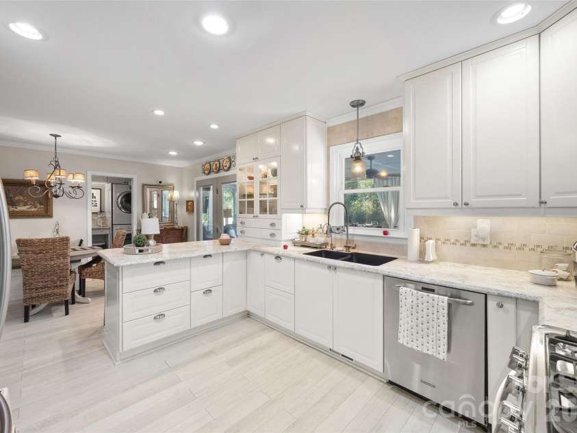 2251 Canberra Drive, Rock Hill, SC 29732.  MLS# CAR4419504, YatesRealty ID 48287. 