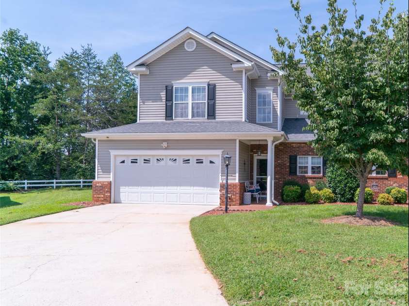 140 Lady Slipper Lane, Valdese, NC 28690.  MLS# CAR4420727, YatesRealty ID 48289. 