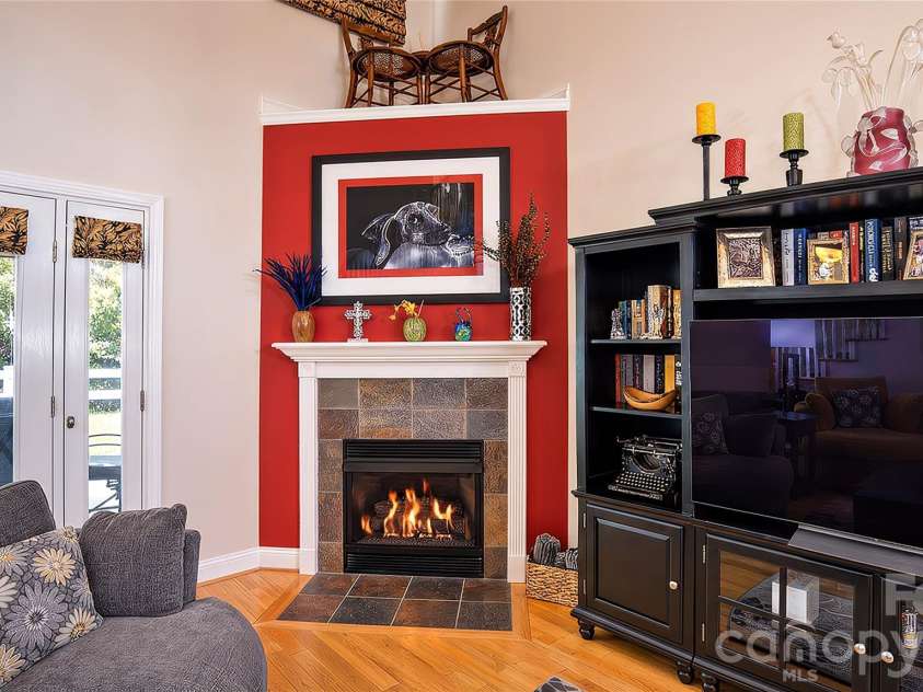 140 Lady Slipper Lane, Valdese, NC 28690.  MLS# CAR4420727, YatesRealty ID 48289. Great Room