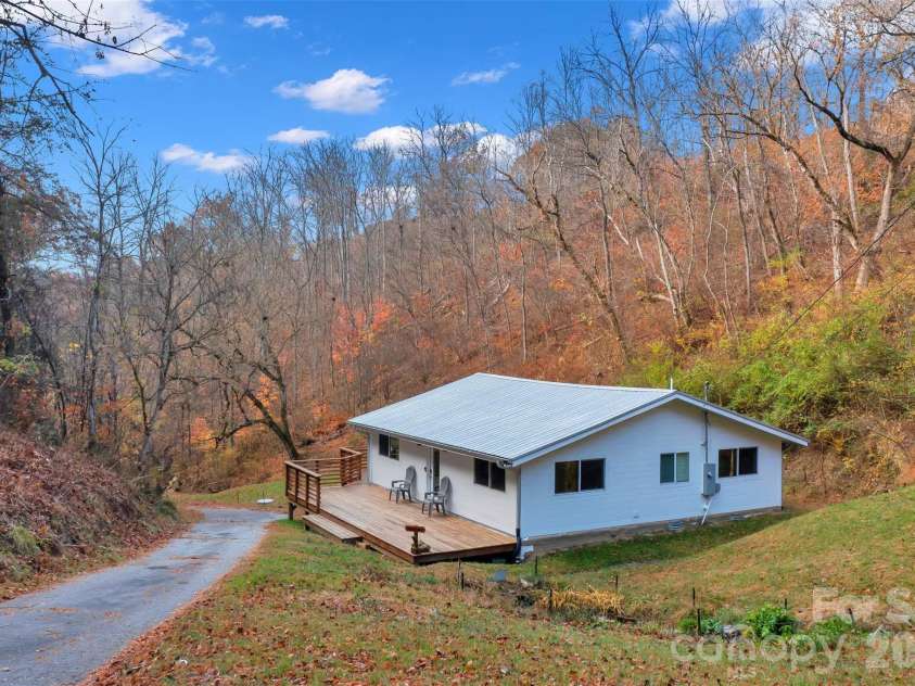 301 Hardwick Branch Road, Marshall, NC 28753.  MLS# CAR4417838, YatesRealty ID 48290. 