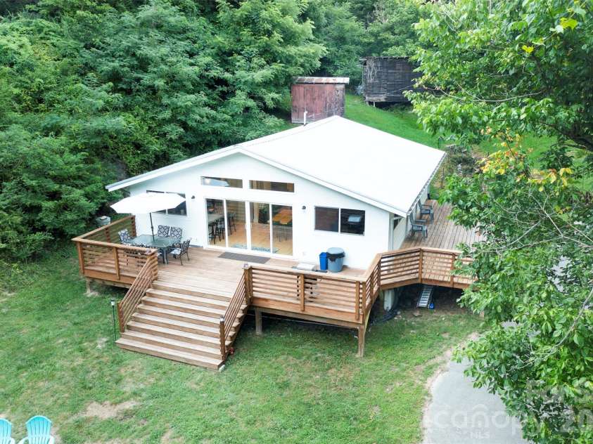 301 Hardwick Branch Road, Marshall, NC 28753.  MLS# CAR4417838, YatesRealty ID 48290. 