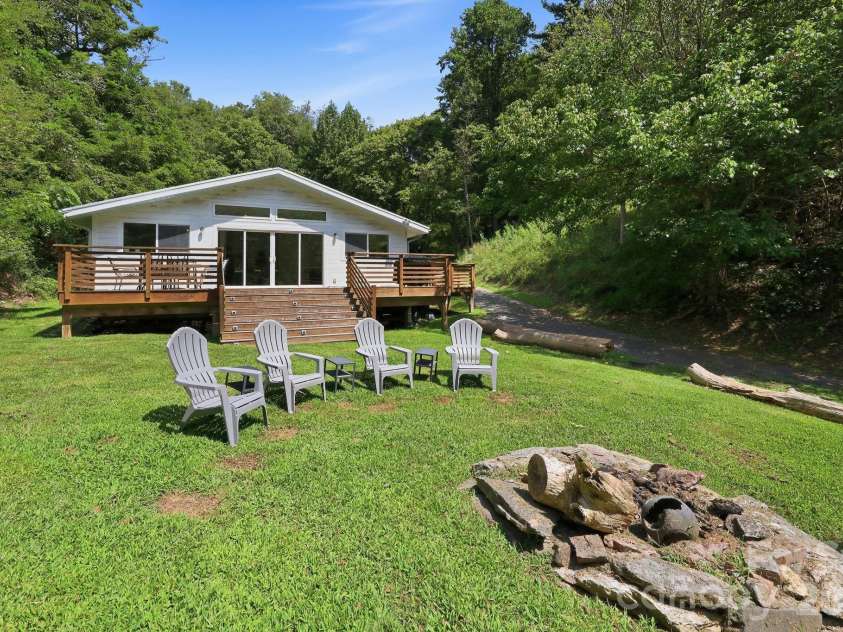 301 Hardwick Branch Road, Marshall, NC 28753.  MLS# CAR4417838, YatesRealty ID 48290. 