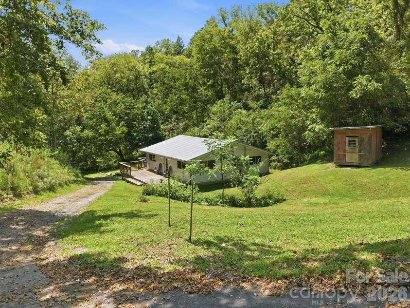 301 Hardwick Branch Road, Marshall, NC 28753.  MLS# CAR4417838, YatesRealty ID 48290. 