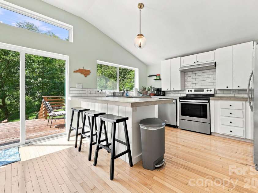 301 Hardwick Branch Road, Marshall, NC 28753.  MLS# CAR4417838, YatesRealty ID 48290. 