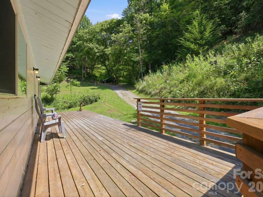 301 Hardwick Branch Road, Marshall, NC 28753.  MLS# CAR4417838, YatesRealty ID 48290. 