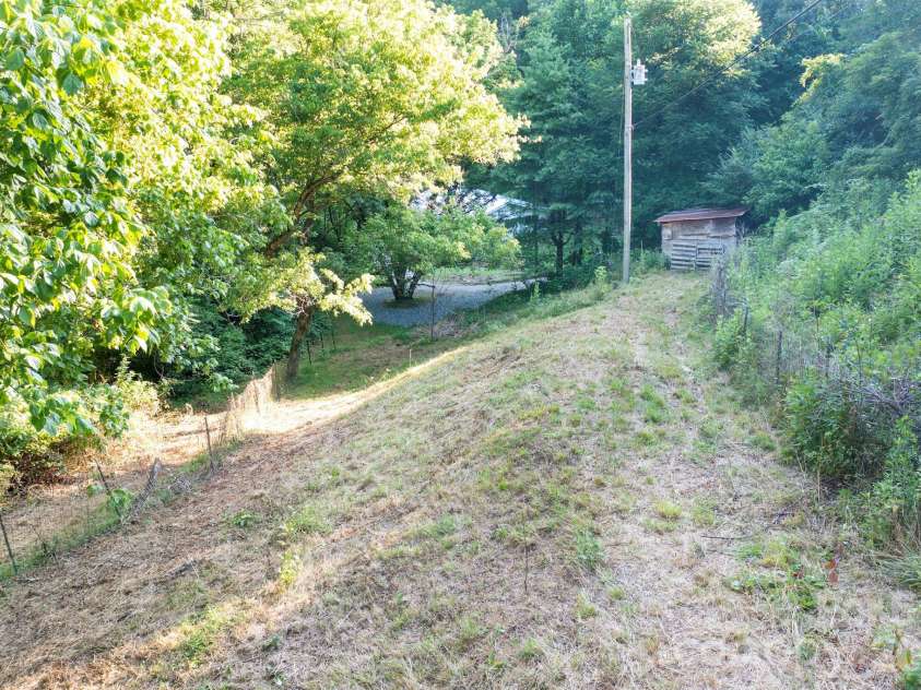 301 Hardwick Branch Road, Marshall, NC 28753.  MLS# CAR4417838, YatesRealty ID 48290. 