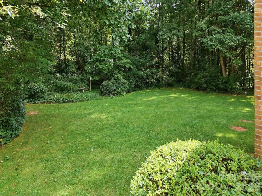 12 Legendary Road, Hendersonville, NC 28739.  MLS# CAR4420469, YatesRealty ID 48291. 
