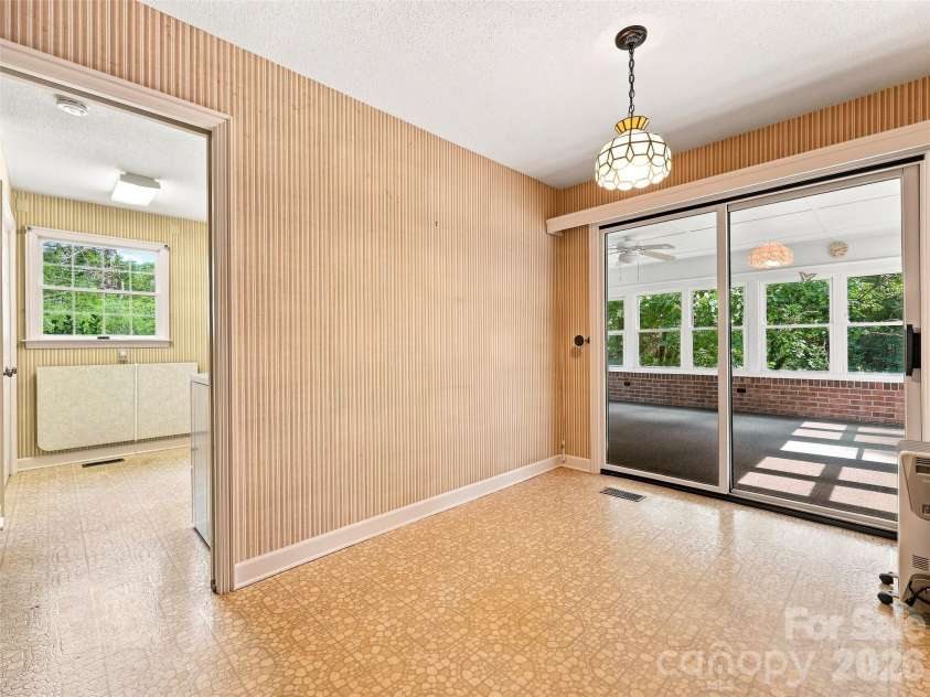 12 Legendary Road, Hendersonville, NC 28739.  MLS# CAR4420469, YatesRealty ID 48291. 