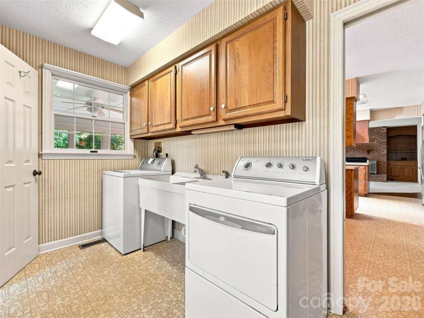 12 Legendary Road, Hendersonville, NC 28739.  MLS# CAR4420469, YatesRealty ID 48291. 
