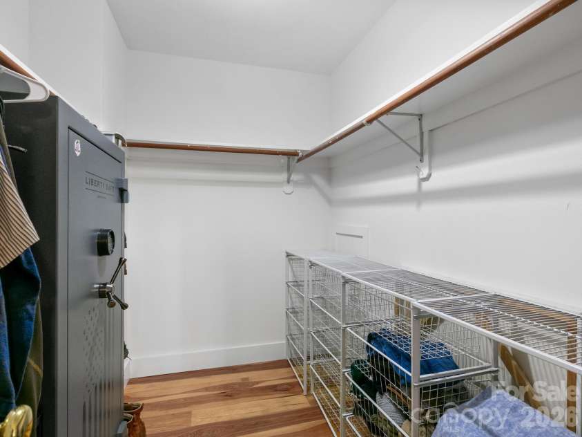 41 Bear Trail, Fairview, NC 28730.  MLS# CAR4420605, YatesRealty ID 48293. Very accommodating walk-in closet in primary bedroom.