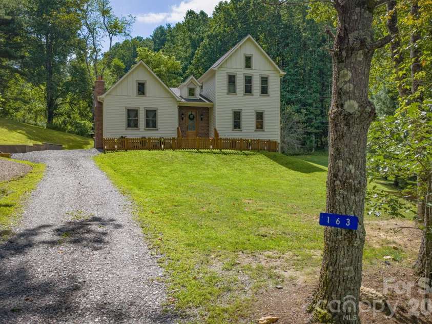 163 Walnut Drive, Jefferson, NC 28640.  MLS# CAR4420717, YatesRealty ID 48294. 