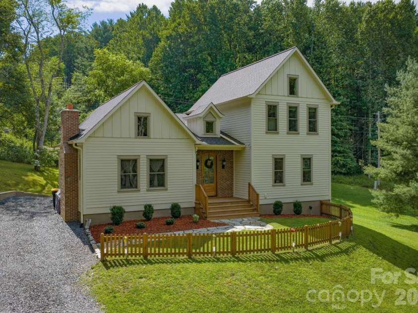 163 Walnut Drive, Jefferson, NC 28640.  MLS# CAR4420717, YatesRealty ID 48294. 