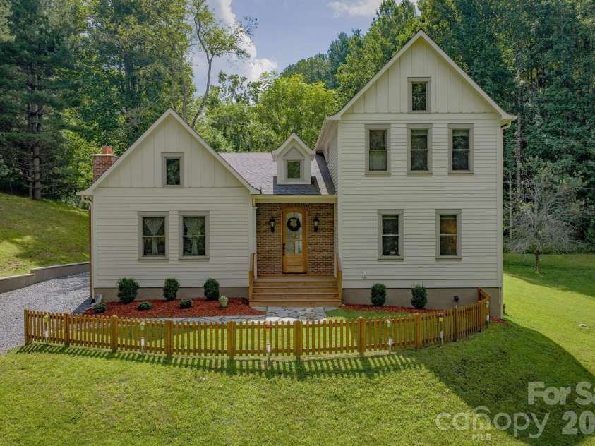163 Walnut Drive, Jefferson, NC 28640.  MLS# CAR4420717, YatesRealty ID 48294. 