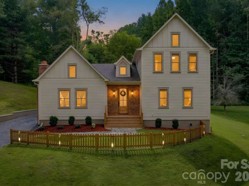 163 Walnut Drive, Jefferson, NC 28640.  MLS# CAR4420717, YatesRealty ID 48294. Craftsman Inspired Home