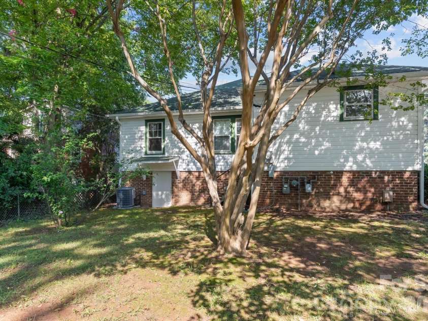 2101 Kenilworth Avenue, Charlotte, NC 28203.  MLS# CAR4419030, YatesRealty ID 48295. Rear view #2.