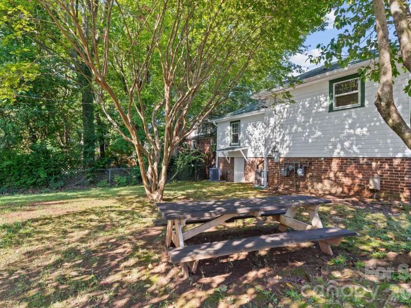 2101 Kenilworth Avenue, Charlotte, NC 28203.  MLS# CAR4419030, YatesRealty ID 48295. Rear view.