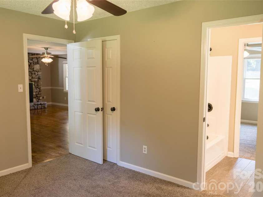 3910 English Oak Drive, Lincolnton, NC 28092.  MLS# CAR4420690, YatesRealty ID 48299. 
