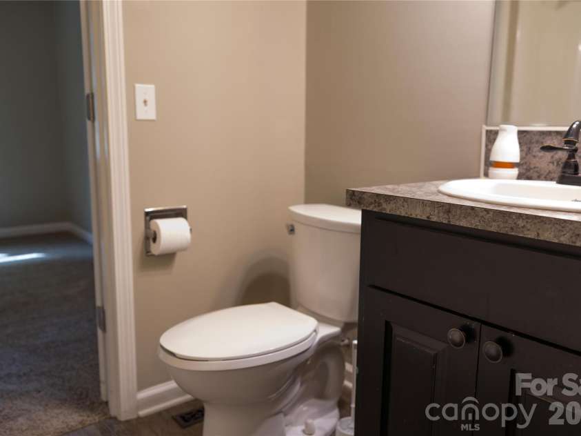 3910 English Oak Drive, Lincolnton, NC 28092.  MLS# CAR4420690, YatesRealty ID 48299. 