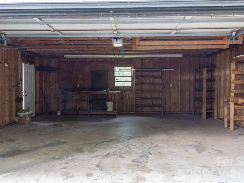 3910 English Oak Drive, Lincolnton, NC 28092.  MLS# CAR4420690, YatesRealty ID 48299. 