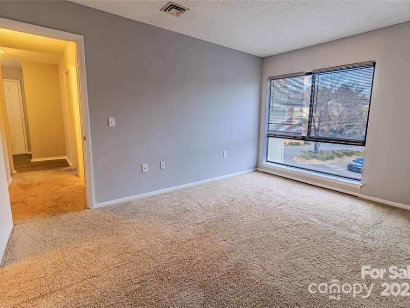 4814 Spring Lake Drive, Charlotte, NC 28212.  MLS# CAR4314359, YatesRealty ID 483. 