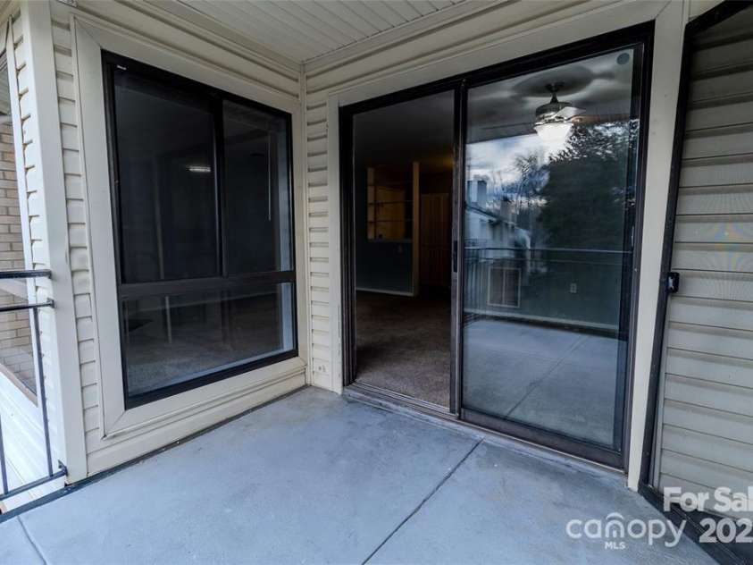 4814 Spring Lake Drive, Charlotte, NC 28212.  MLS# CAR4314359, YatesRealty ID 483. 