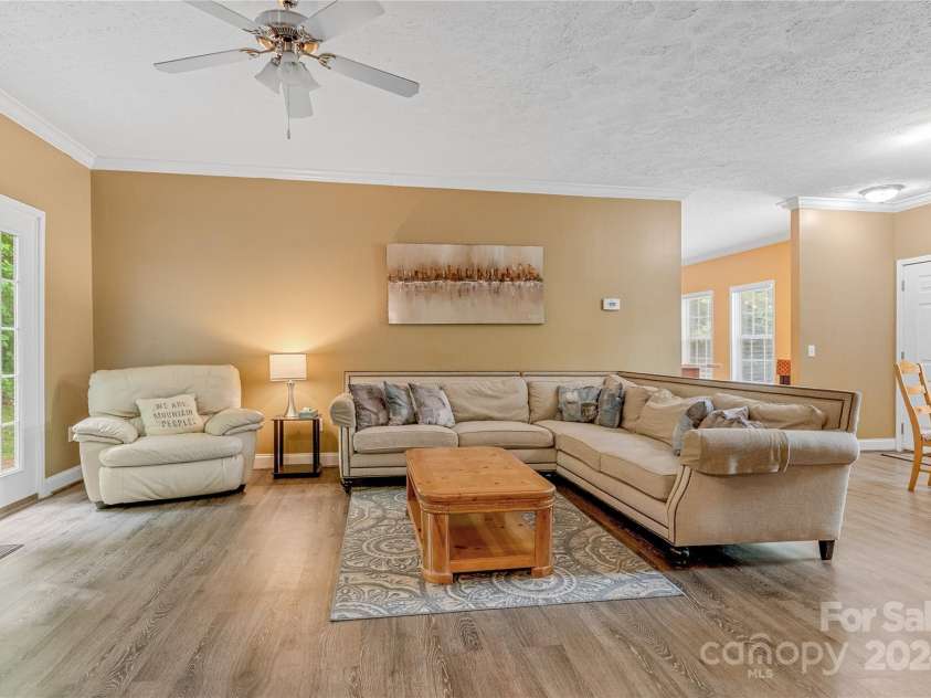 89 Palomino Road, Waynesville, NC 28785.  MLS# CAR4170444, YatesRealty ID 483. 