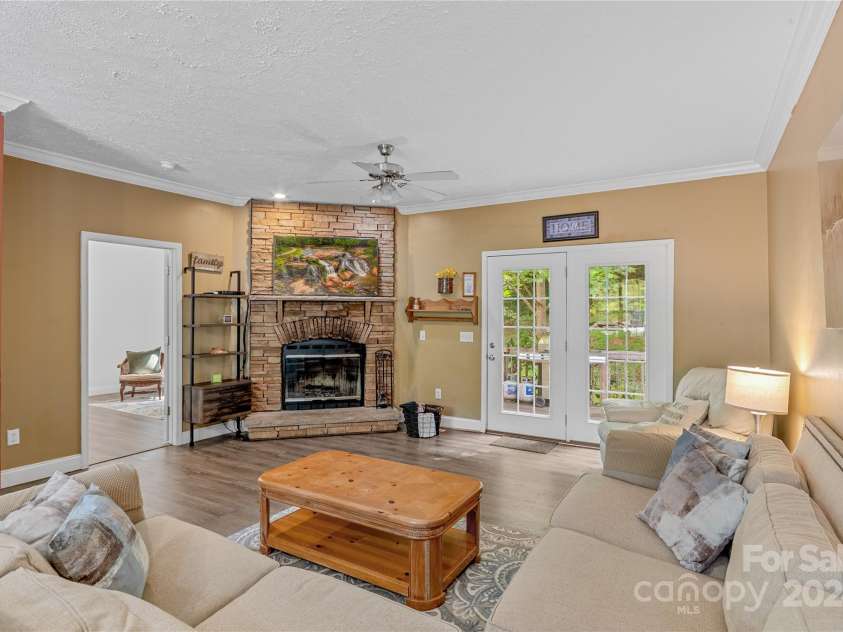 89 Palomino Road, Waynesville, NC 28785.  MLS# CAR4170444, YatesRealty ID 483. 