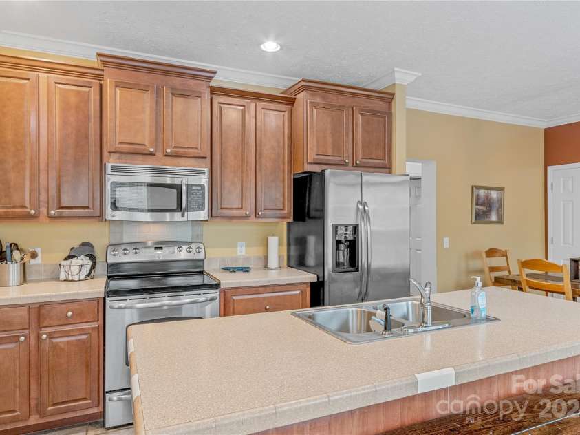 89 Palomino Road, Waynesville, NC 28785.  MLS# CAR4170444, YatesRealty ID 483. 