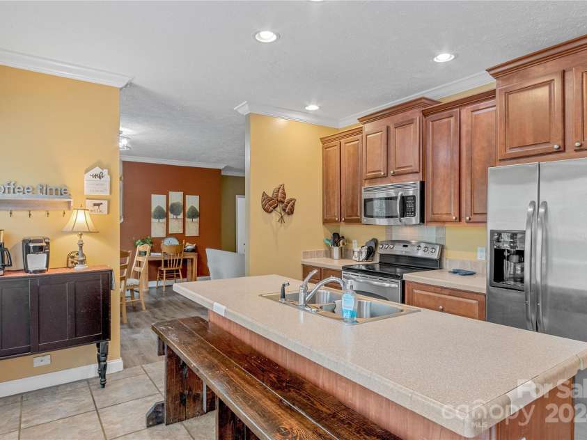 89 Palomino Road, Waynesville, NC 28785.  MLS# CAR4170444, YatesRealty ID 483. 