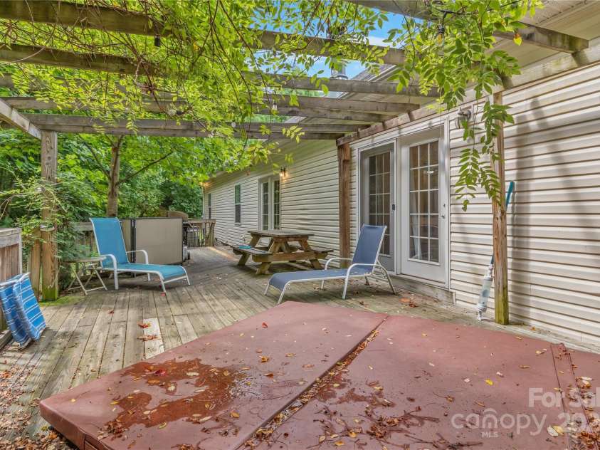 89 Palomino Road, Waynesville, NC 28785.  MLS# CAR4170444, YatesRealty ID 483. 