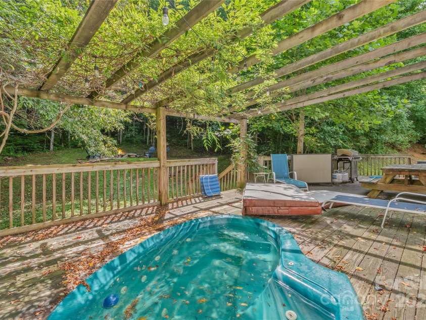 89 Palomino Road, Waynesville, NC 28785.  MLS# CAR4170444, YatesRealty ID 483. 