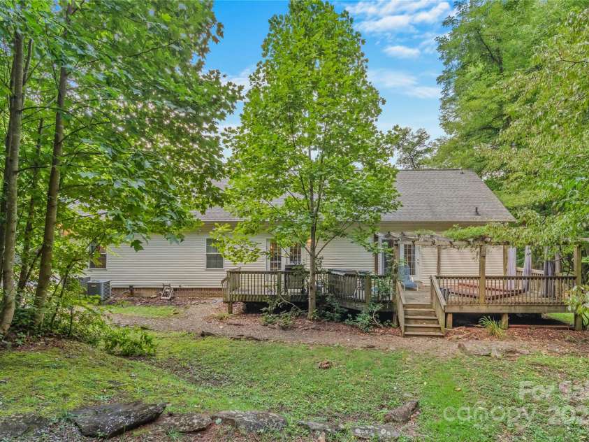 89 Palomino Road, Waynesville, NC 28785.  MLS# CAR4170444, YatesRealty ID 483. 