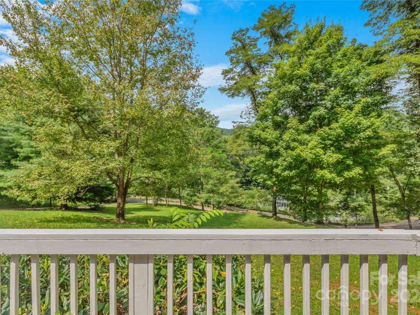 89 Palomino Road, Waynesville, NC 28785.  MLS# CAR4170444, YatesRealty ID 483. 
