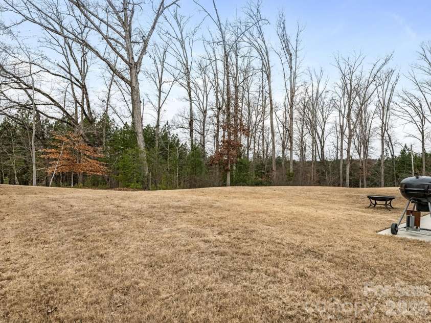 16011 Seagard Cove, Charlotte, NC 28278.  MLS# CAR4351200, YatesRealty ID 4830. Backyard
