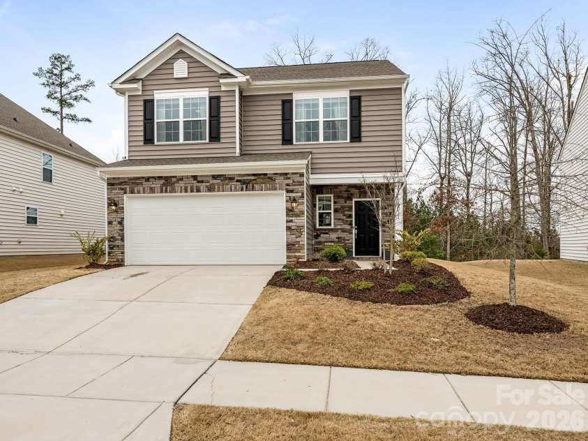 16011 Seagard Cove, Charlotte, NC 28278.  MLS# CAR4351200, YatesRealty ID 4830. Front Exterior