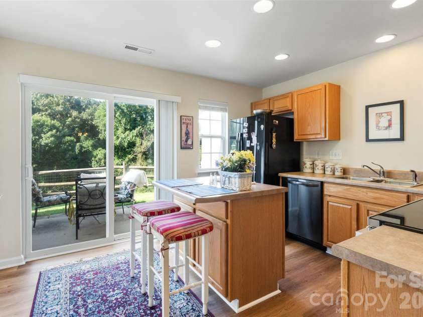 713 Rock Lake Glen, Fort Mill, SC 29715.  MLS# CAR4391442, YatesRealty ID 48301. 