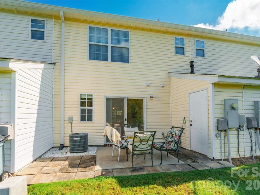 713 Rock Lake Glen, Fort Mill, SC 29715.  MLS# CAR4391442, YatesRealty ID 48301. 
