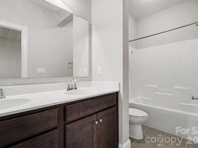 1526 Afton Way, Fort Mill, SC 29708.  MLS# CAR4413306, YatesRealty ID 48303. Hall Bathroom