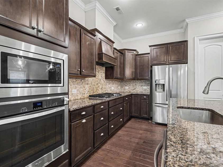1526 Afton Way, Fort Mill, SC 29708.  MLS# CAR4413306, YatesRealty ID 48303. Kitchen