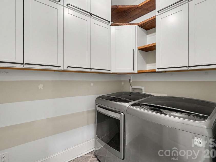 1526 Afton Way, Fort Mill, SC 29708.  MLS# CAR4413306, YatesRealty ID 48303. Laundry Room