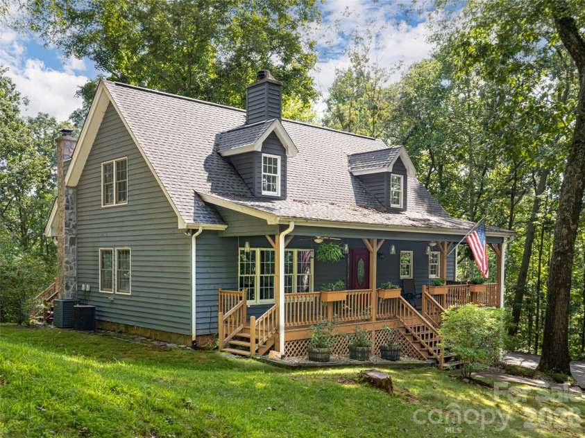 12 Howling Waite Ridge, Candler, NC 28715.  MLS# CAR4420405, YatesRealty ID 48304. 