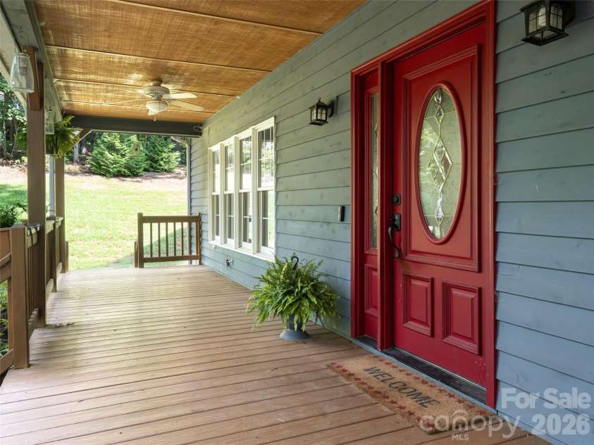 12 Howling Waite Ridge, Candler, NC 28715.  MLS# CAR4420405, YatesRealty ID 48304. 