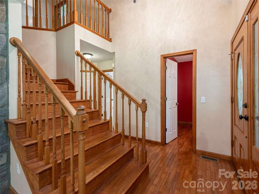 12 Howling Waite Ridge, Candler, NC 28715.  MLS# CAR4420405, YatesRealty ID 48304. 