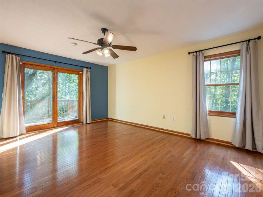12 Howling Waite Ridge, Candler, NC 28715.  MLS# CAR4420405, YatesRealty ID 48304. 