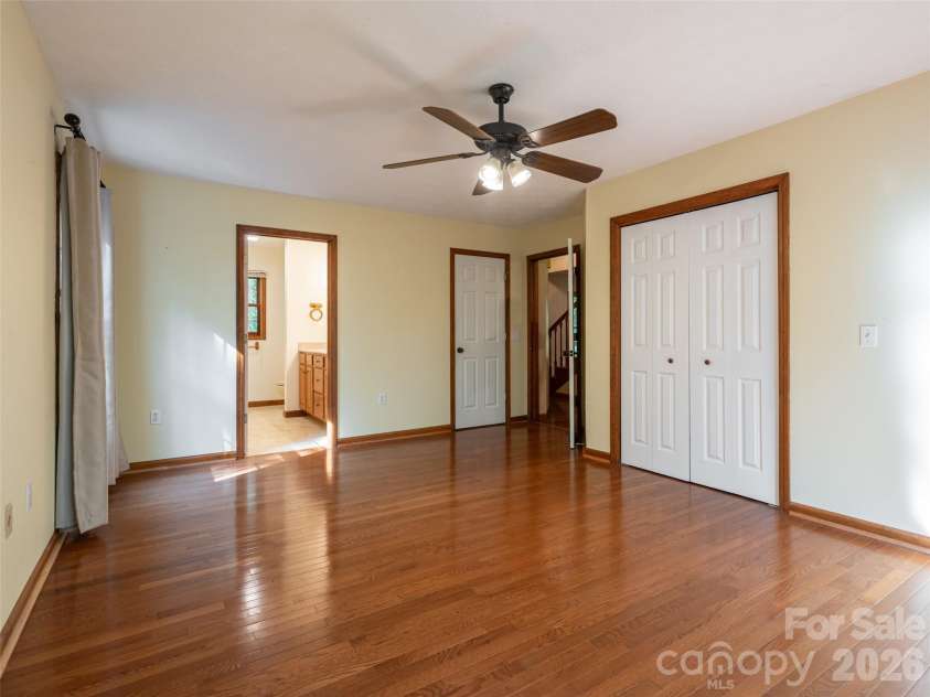12 Howling Waite Ridge, Candler, NC 28715.  MLS# CAR4420405, YatesRealty ID 48304. 